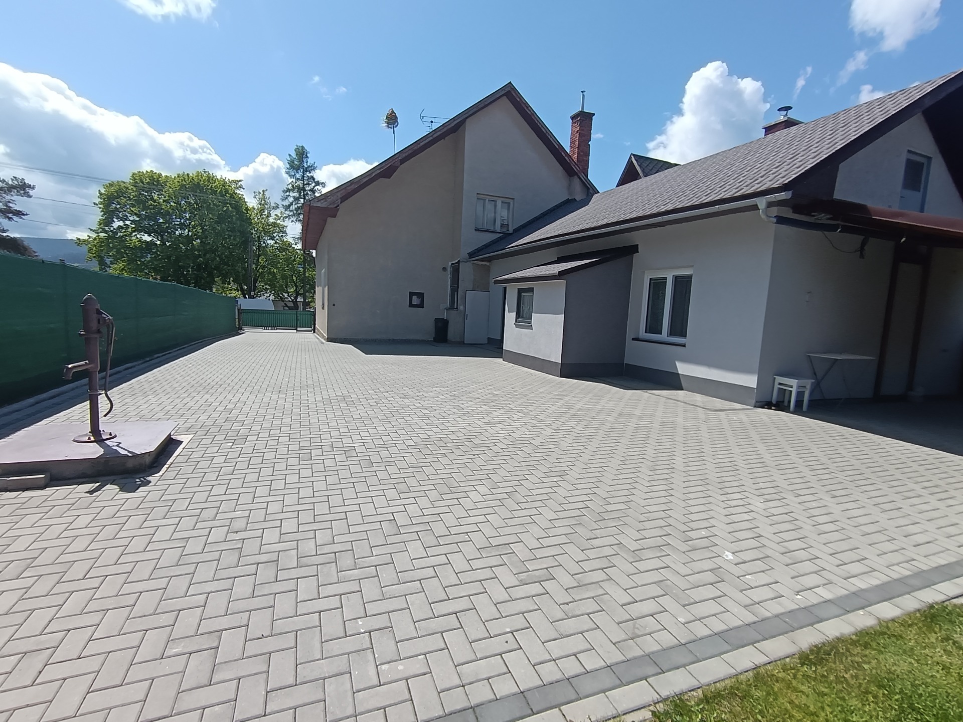 Rodinný dom Liesek s dvojizbovým bytom